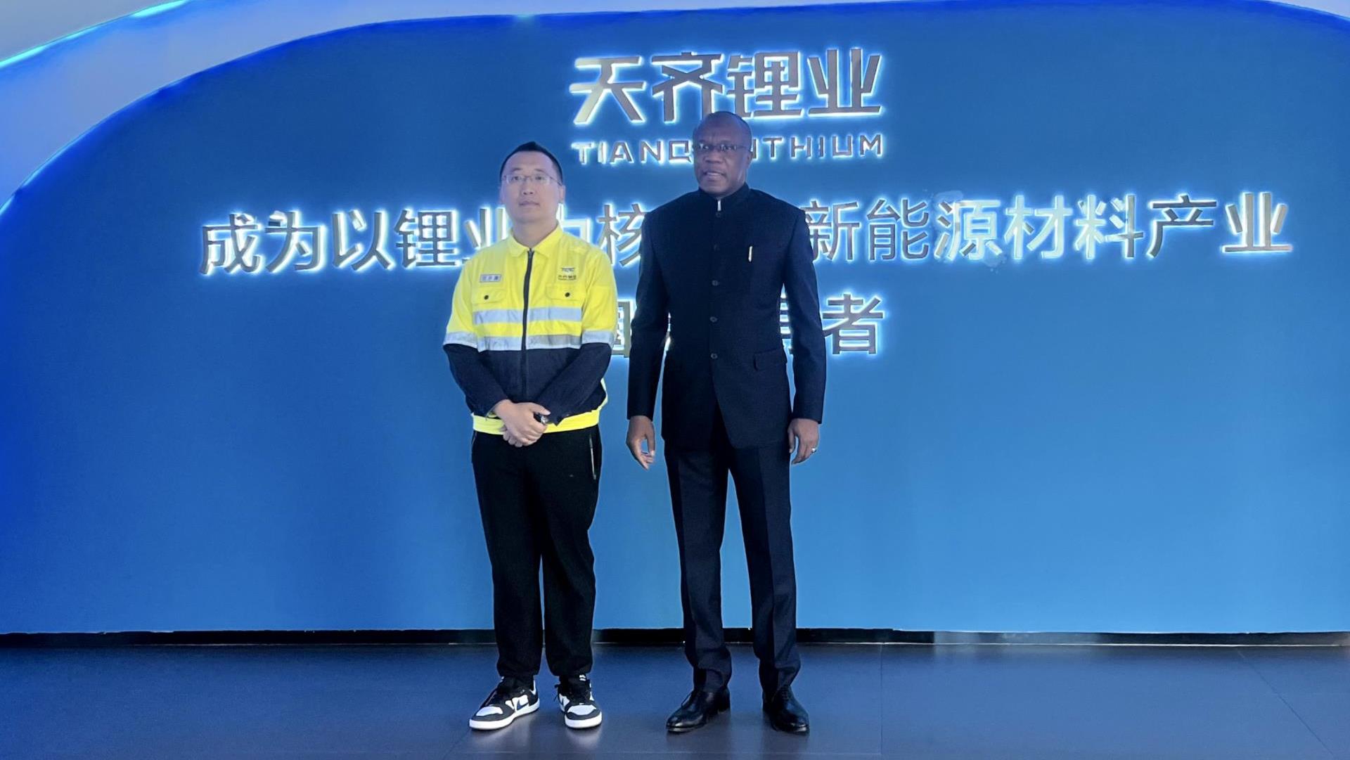 塞内加尔驻华大使锡拉一行到访豪门国际官网锂业