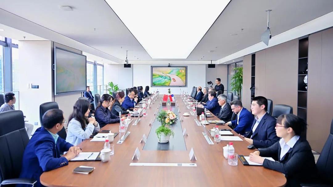 智利高校代表到访豪门国际官网锂业发展学术互换